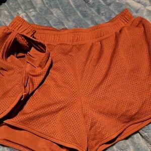 Old Navy Women's Athletic Mesh Shorts in Burnt Orange With Pockets